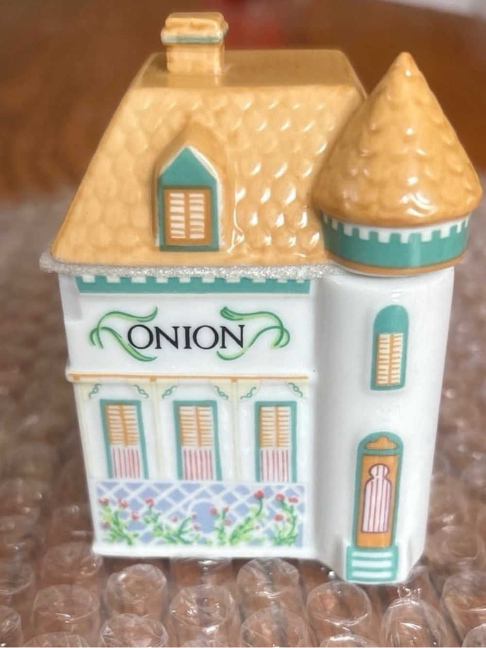 1989 Lenox Onion Spice House